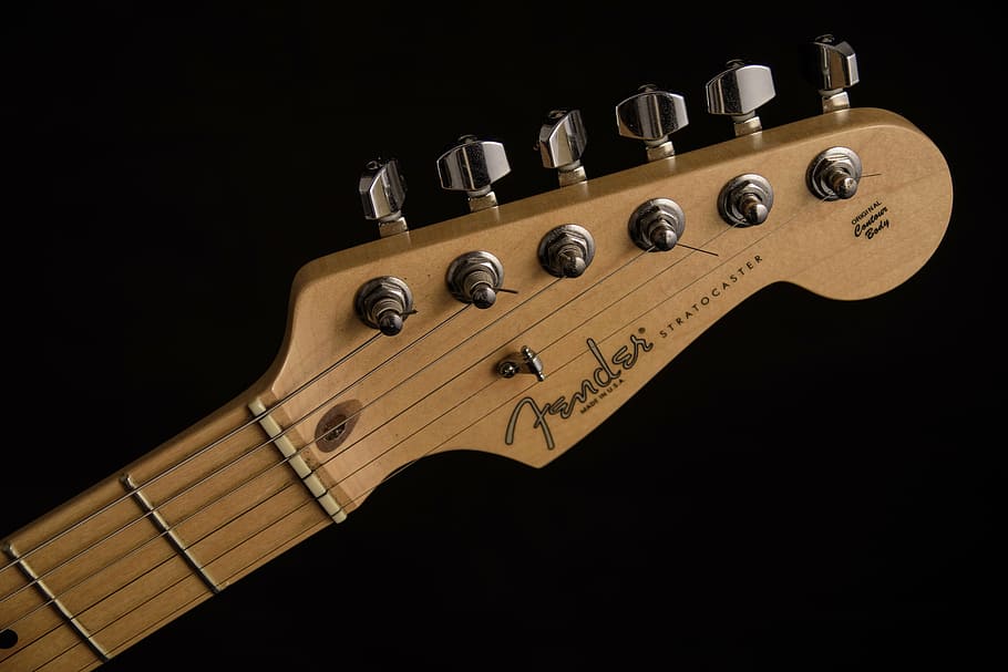 guitar made of maple